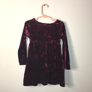 Red velvet dress size 3T🎀
